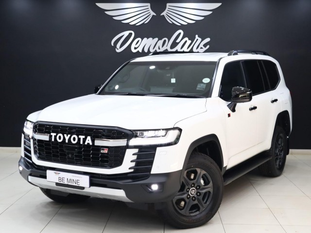 BUY TOYOTA LAND CRUISER 2025 LANDCRUISER 300 V6 3.3D GR-S, Demo Cars