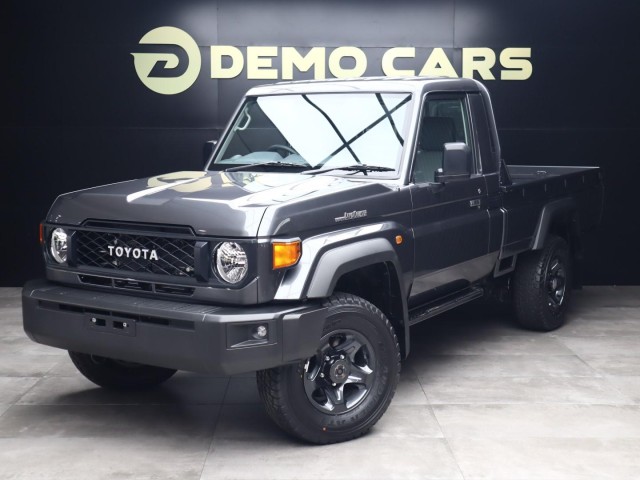 BUY TOYOTA LAND CRUISER PICK UP 2026 LAND CRUISER 79 4.2D P/U S/C, Demo Cars